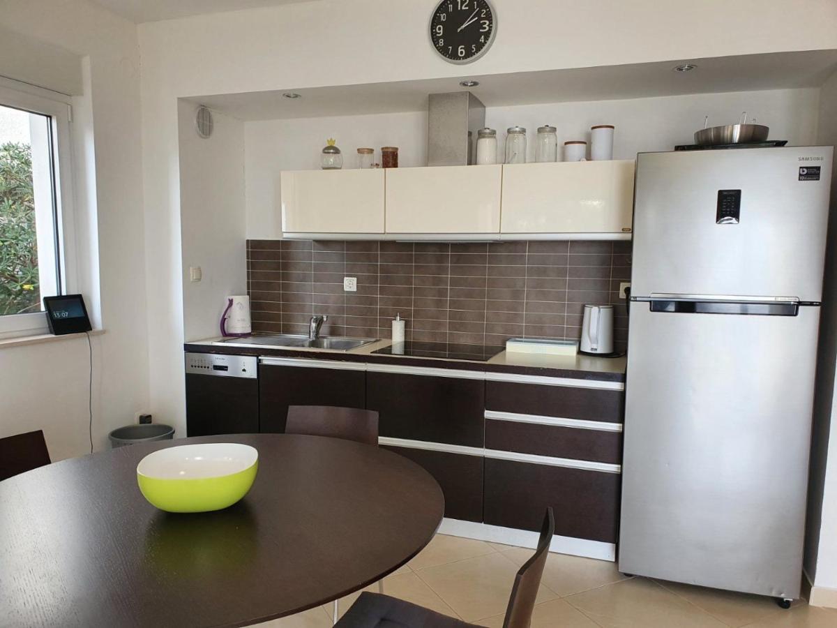 Inas Place Baška Voda Buitenkant foto