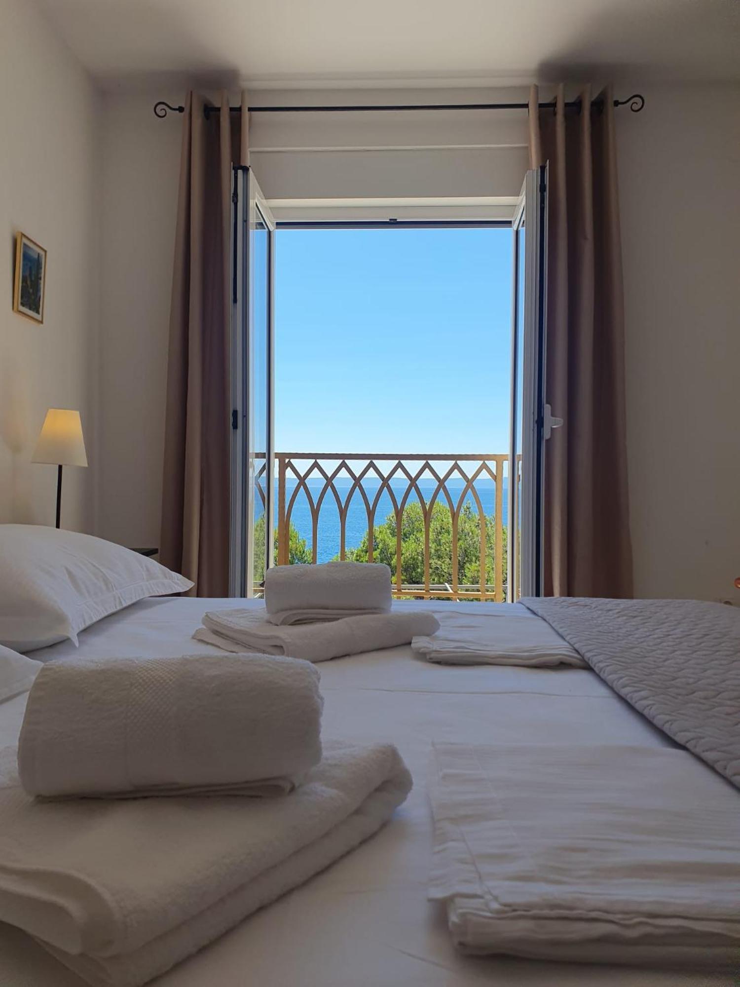 Inas Place Baška Voda Buitenkant foto