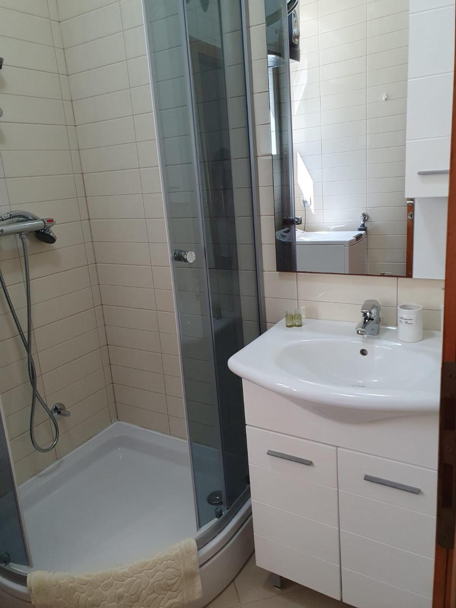 Inas Place Baška Voda Buitenkant foto